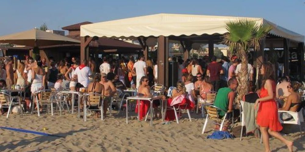 Summer dinner at the beach – Language Exchange